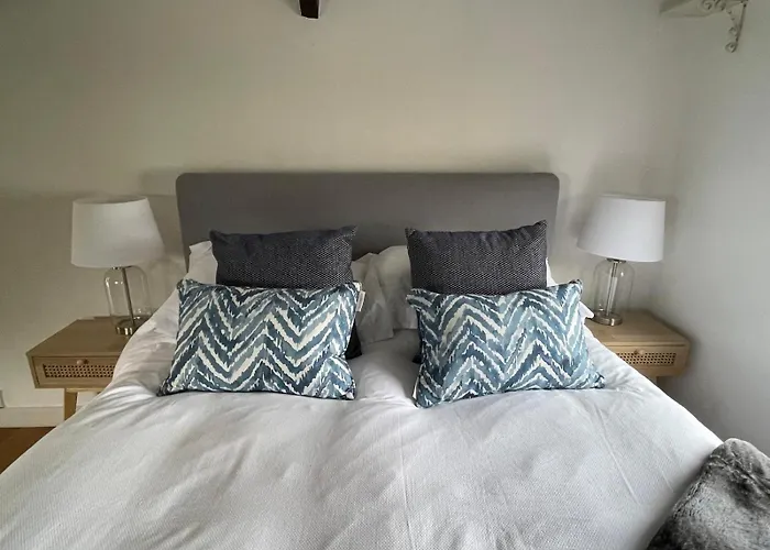 The Hayloft - New Dog Friendly With Garden And Parking
