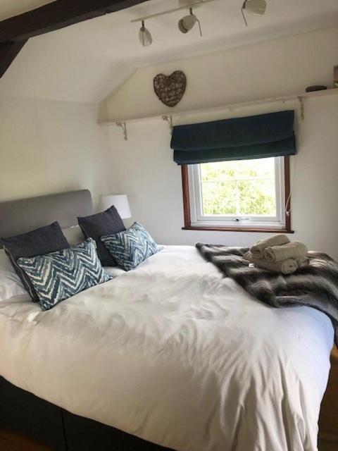 The Hayloft - New Dog Friendly With Garden And Parking Apartment *
